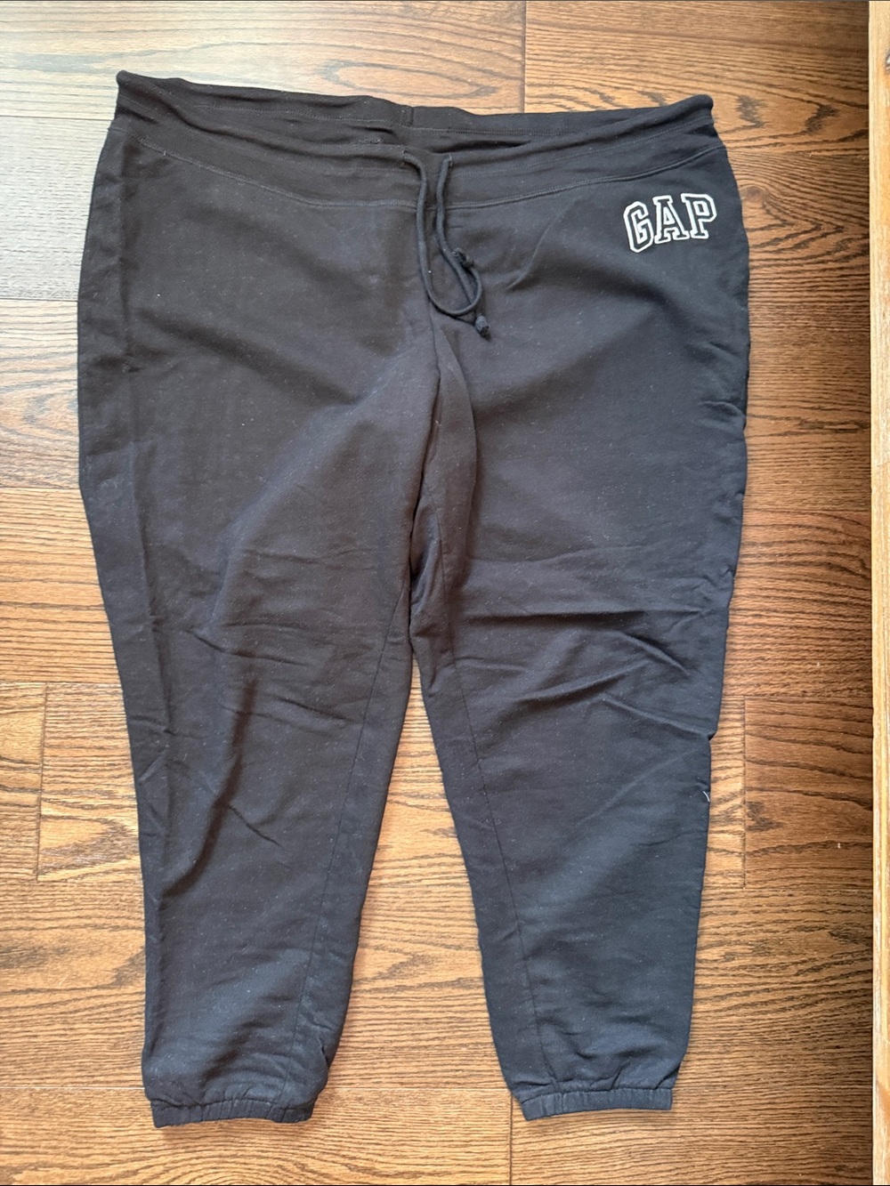 GAP Women’s Black Jogger Sweatpants